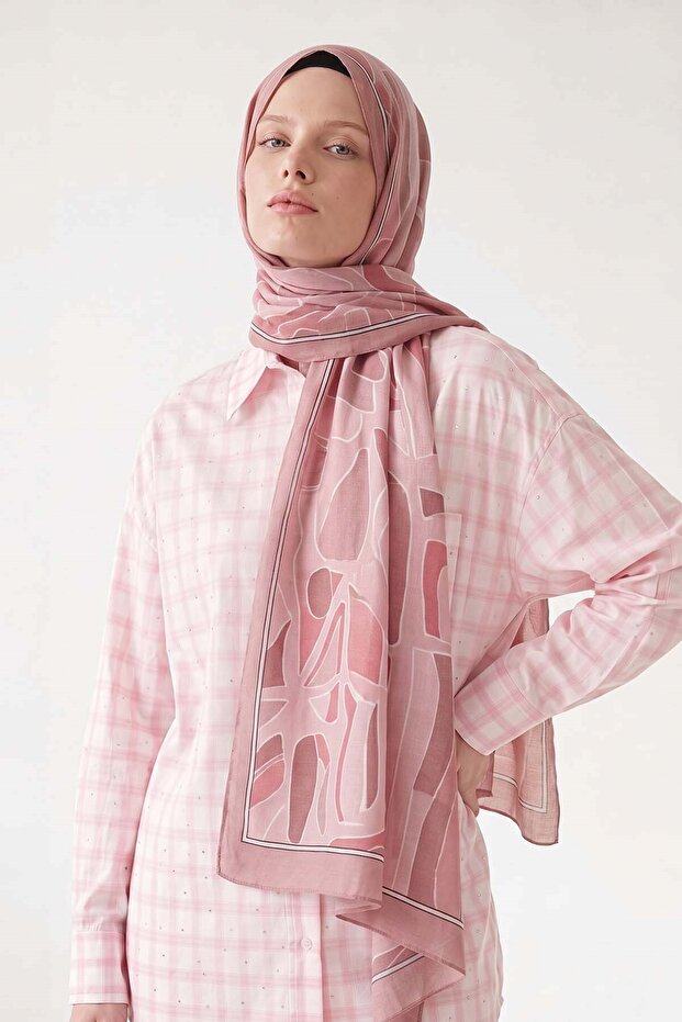 Mosaic Pattern Olera Shawl Powder