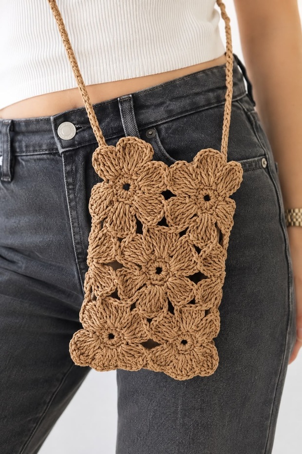 Paper String Hand-Knitted Flower Motif Phone Bag