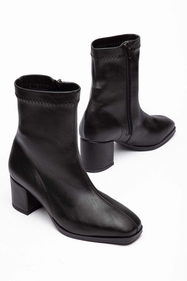 Women's Thick Heeled Boots Black Unlined Blunt Toe Tpu Sole with Stitching