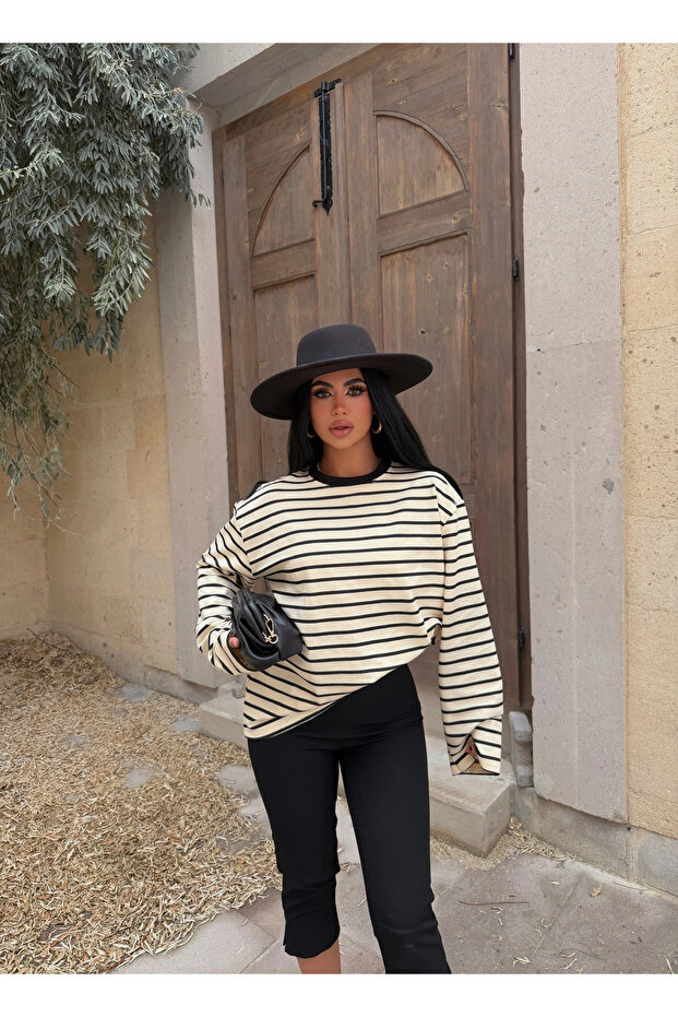 Black Line Oversize Sweatshirt