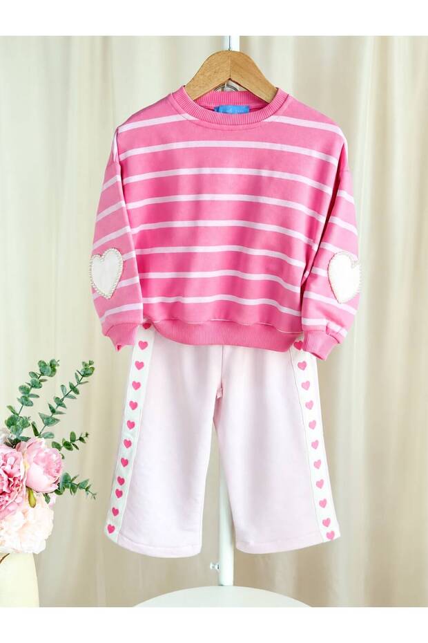 Girl's Top and Bottom Set with Heart Pearl Detail on the Sleeves and Heart Detail on the Sides of the Pants (Oversize Fit)