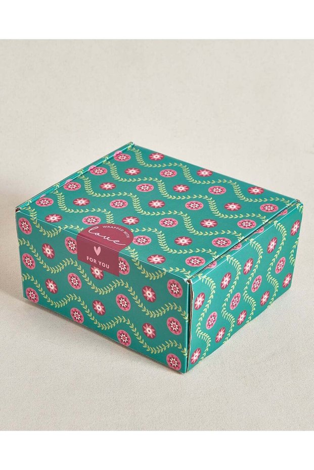 Jhilmil Gift Box - Squarish