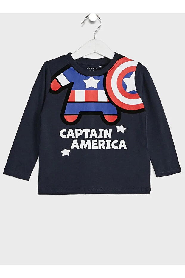 Tricou