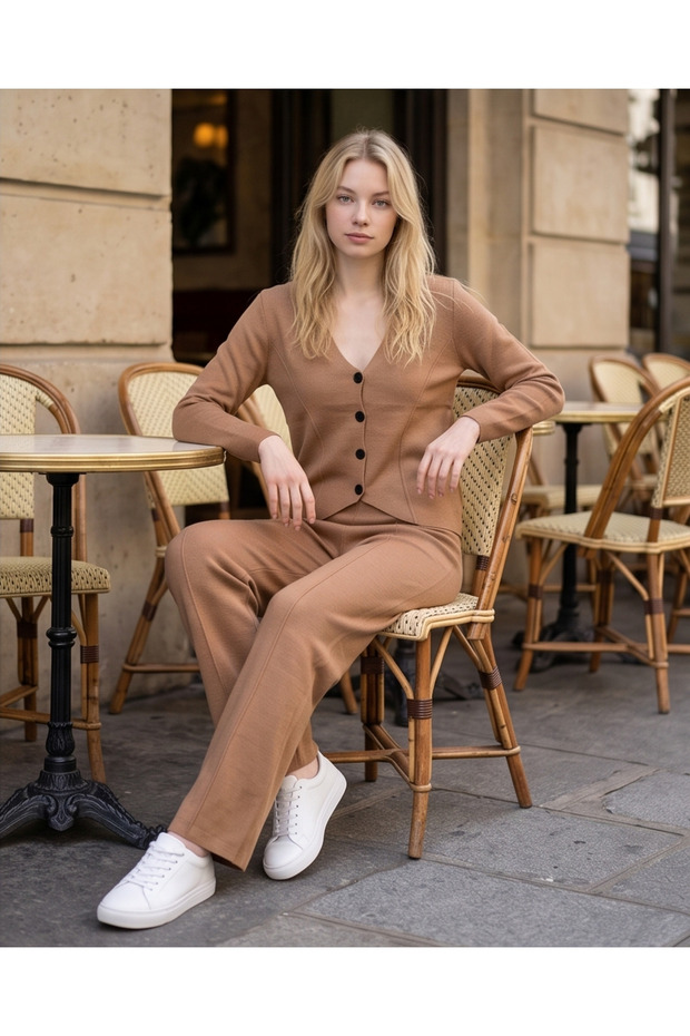 Women's V-Neck Buttoned Grass Stitched High Waist Knitwear Two-Piece Set