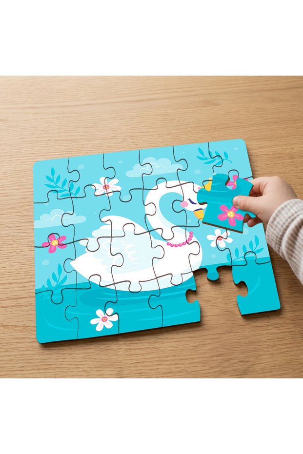 White Lovely Swan Design 24 Piece Wooden Child Puzzle Mpk1115