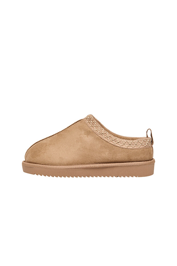 FEMALE NON-WOVEN