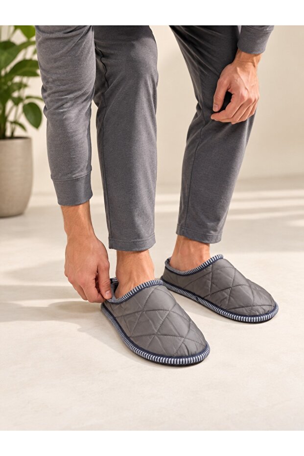 Men's Non-Slip Sole Silent Insole with Plush Fur Inside, Home Slippers and Comfortable House Slippers