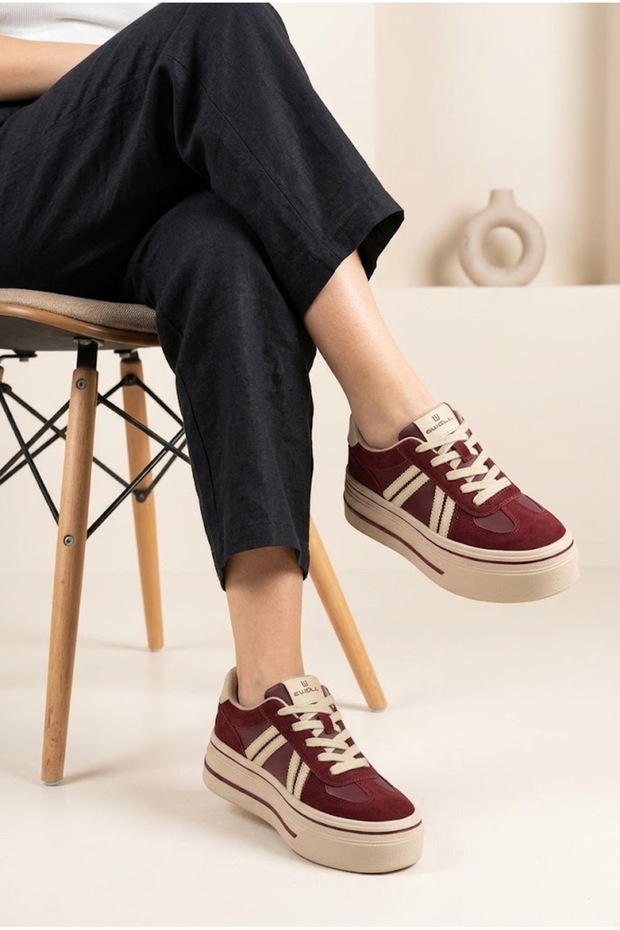 Women's Suede Thick Platform Sole Sneaker Double Stripe Lace-Up Comfortable Walking and Casual Sports Shoes Retro Stylish Sneaker
