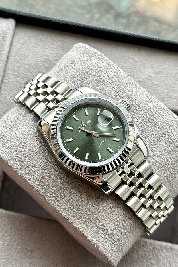Pl004L Women's Wristwatch with Steel Strap