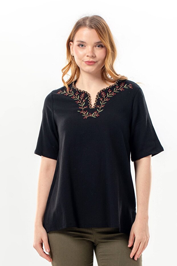 Short Sleeve Nevin Embroidered V-Neck Summer Shile Fabric Authentic Blouse Black Syh