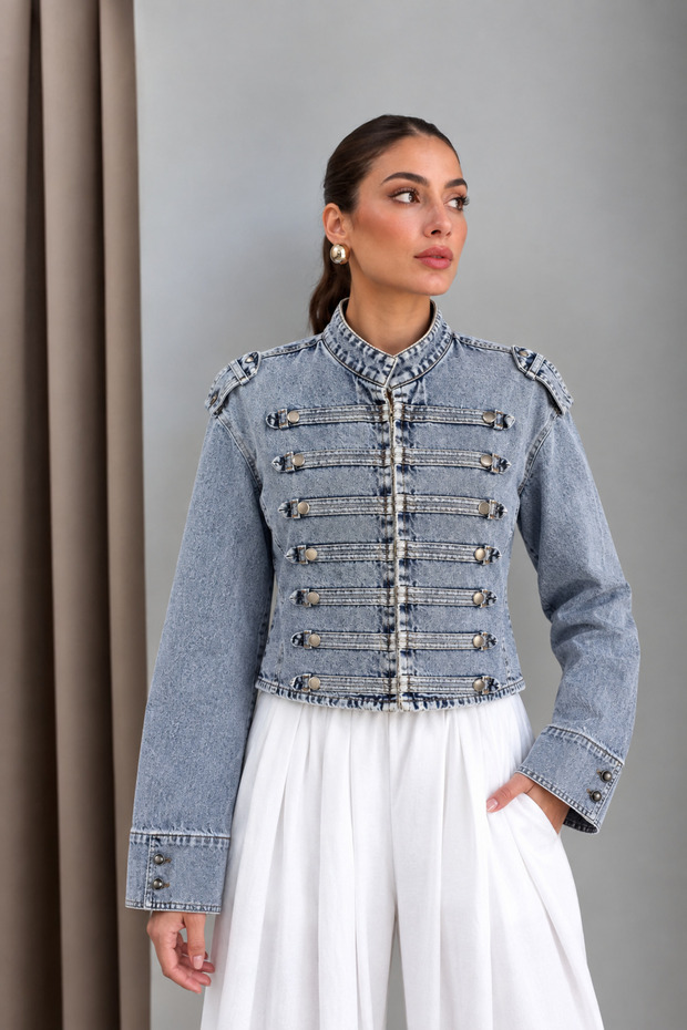 Slim Fit Buttoned Denim Jacket