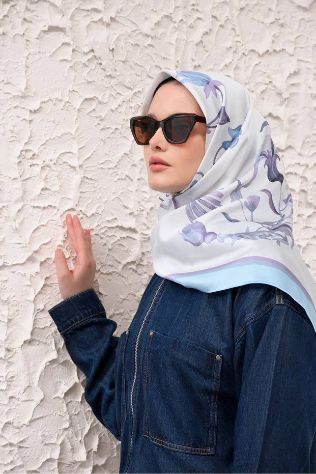 Vera Patterned Silk Textured Twill Scarf 90X90 cm