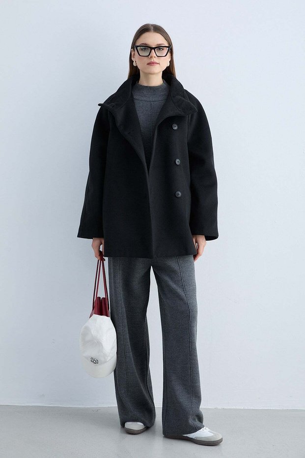 Women's Stand Collar Buttoned Oversize Coat Wide Sleeves Pocket Detailed Short Winter Coat -Black