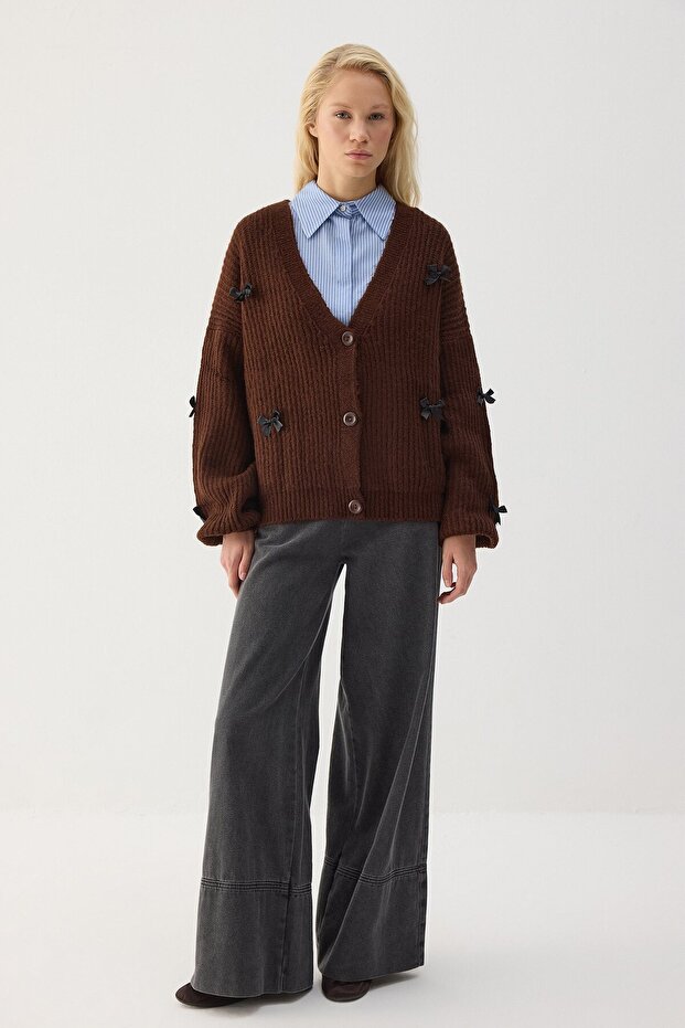 Strickery Cardigan with Strip Detail