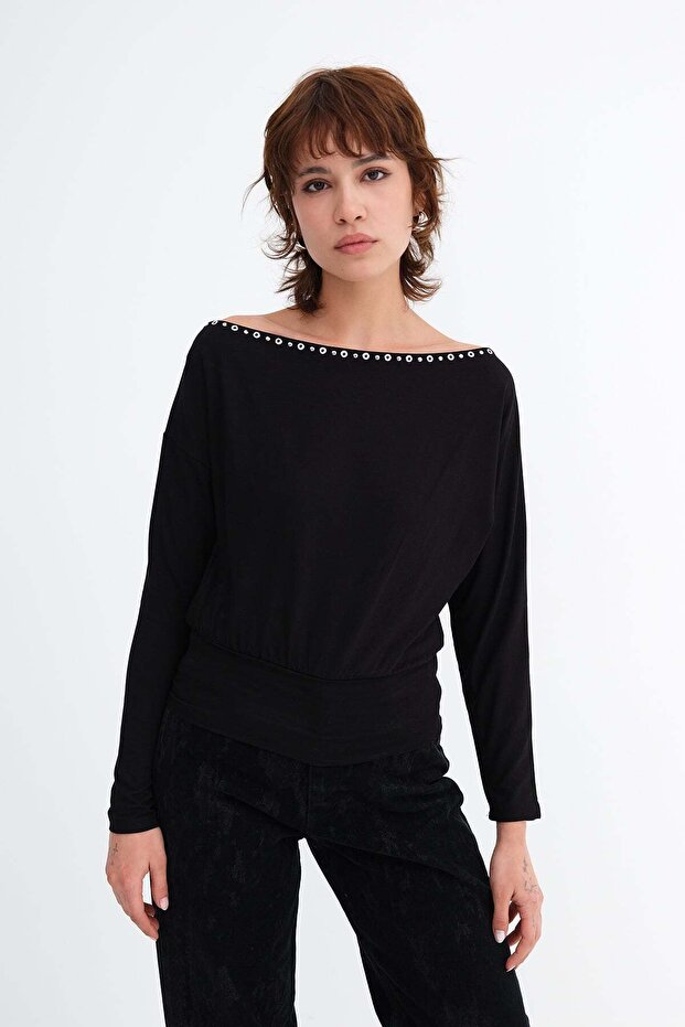 Staple Detailed Blouse B1106