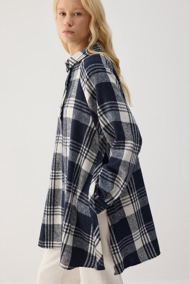 Button-Detail Tunic