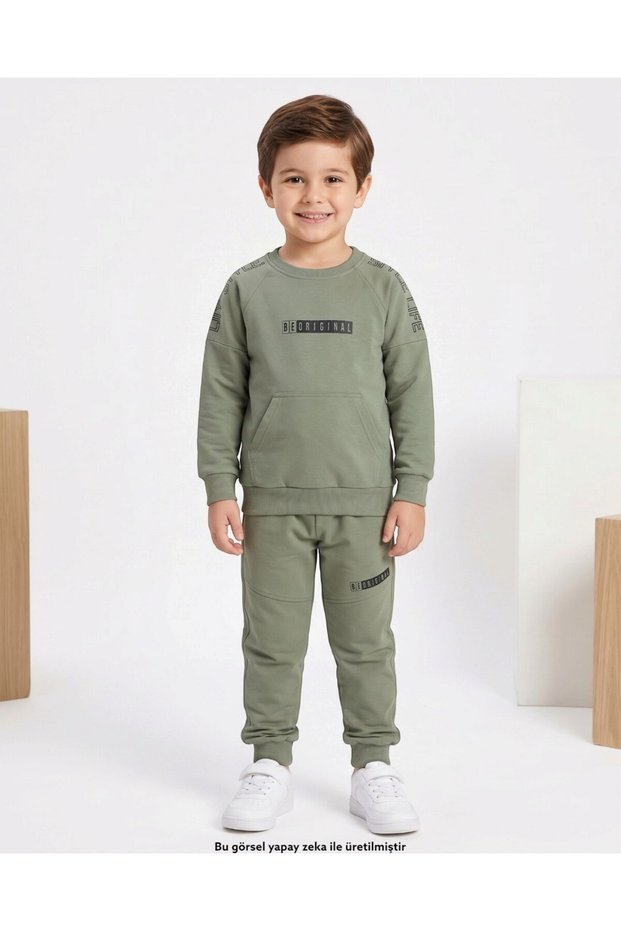 Boy's Seasonal Compact Cotton 2 Thread 6-7-8-9-10 Years Old Top and Bottom Tracksuit Set