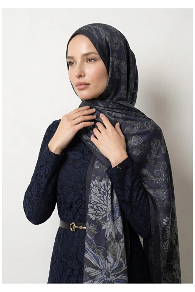 Patterned Silk Shawl (70% Modal, 30% Silk)