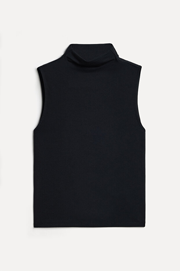 Women's Black Sleeveless Basic T-Shirt