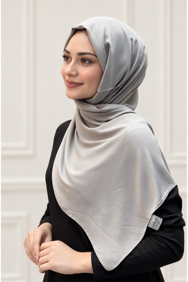 5556 Silky Touch Shawl
