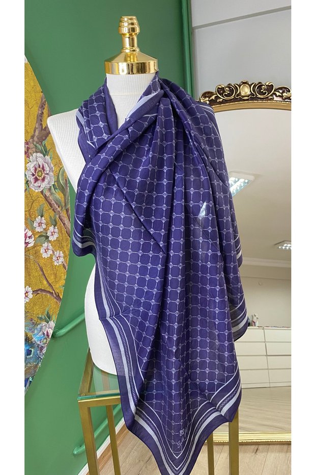 Olinda Scarf