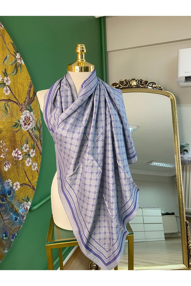 Olinda Scarf