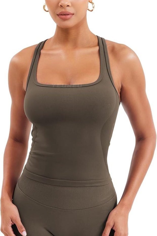 قمصان تانك توب للتمرين من YEOREO CoreFlex Racerback للنساء