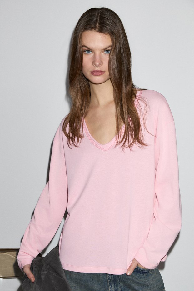 Basil v women's oversize long sleeve and v-neck pink blouse