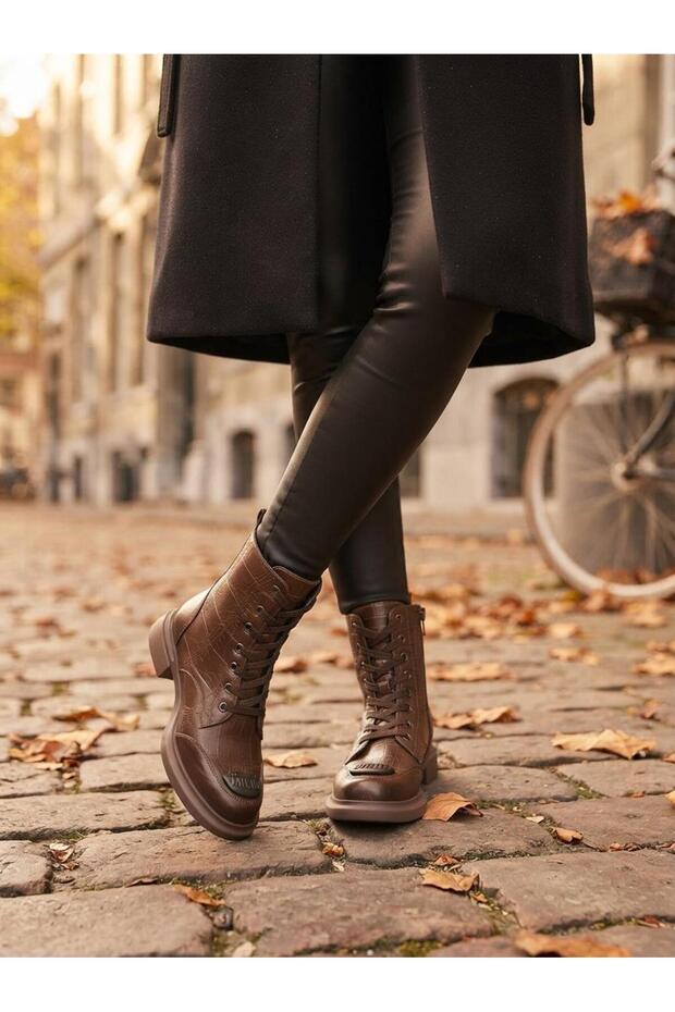 Brown Crocodile Lace-Up Women's Casual Boots Mi̇no