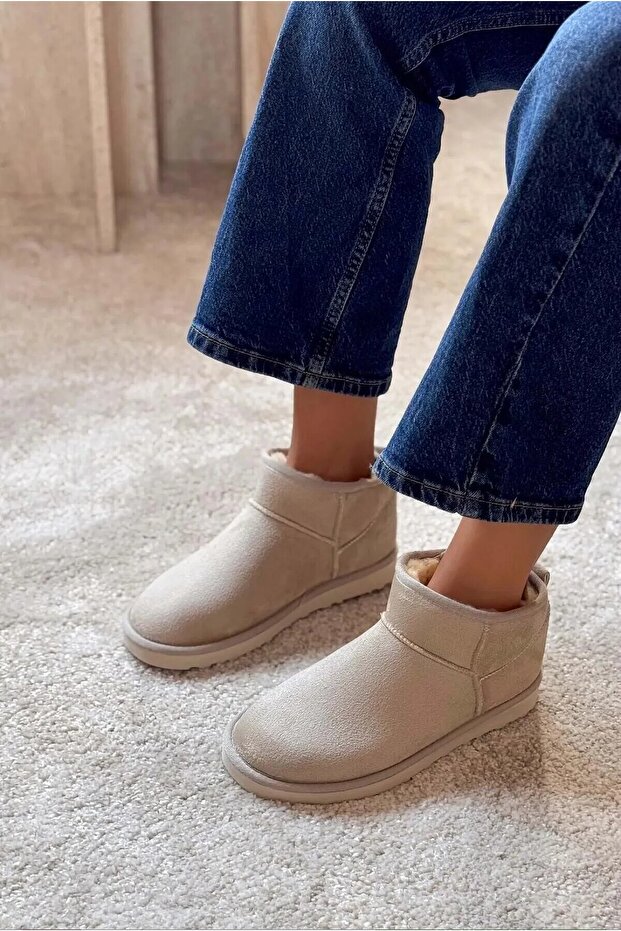 Short Boots with Fur and Flat Sole Ug Model Women's Youth Boots
