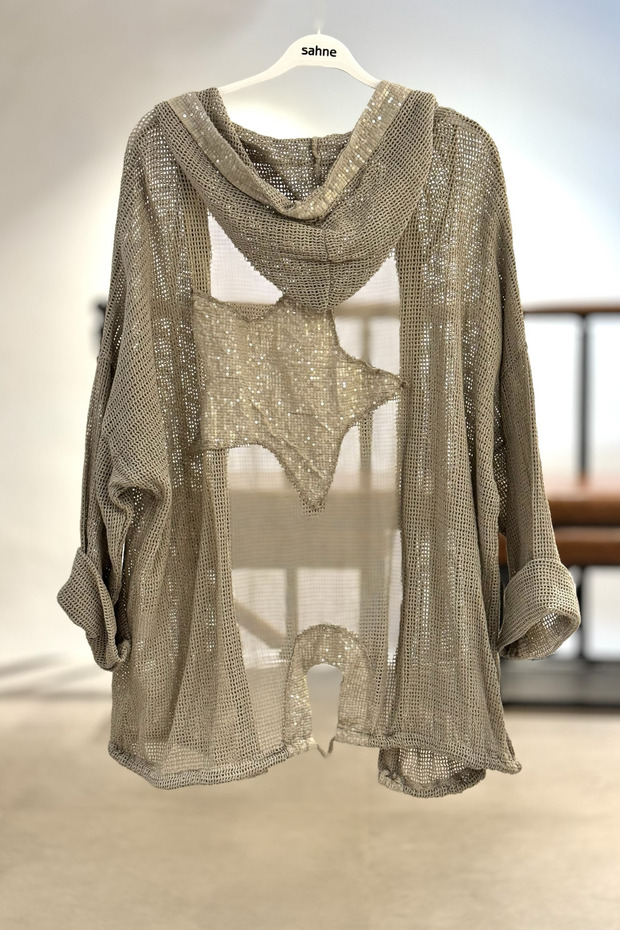 Star embossed hooded mesh imported jacket