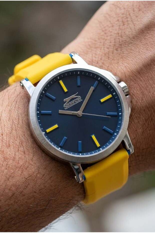 Sporty and Modern Men's Wristwatch | 48mm Stainless Steel Case, Yellow Silicone Cord