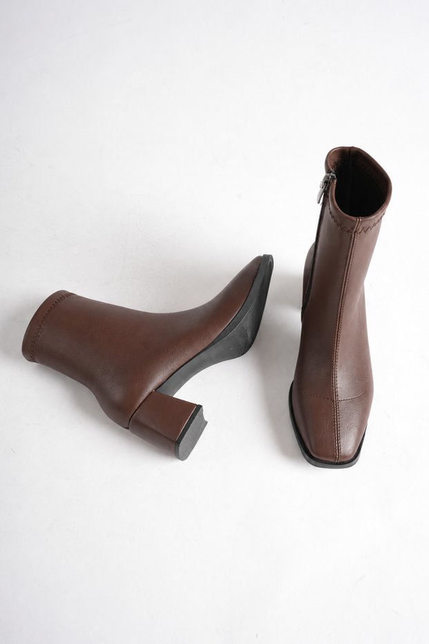 Women's Brown Zippered Stylish High Heel Boots with Blunt Toe (7 cm)