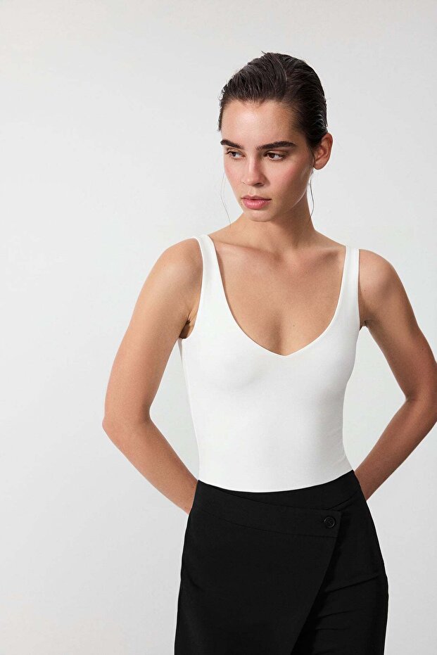 V-neck basic bodysuit