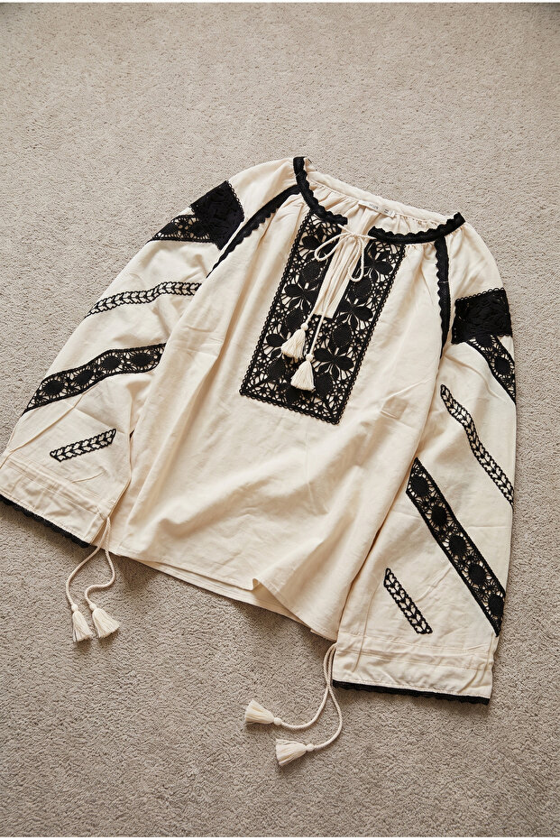 Authentic Embroidered Tassel Blouse Bohemian Lace Detailed Long Sleeve