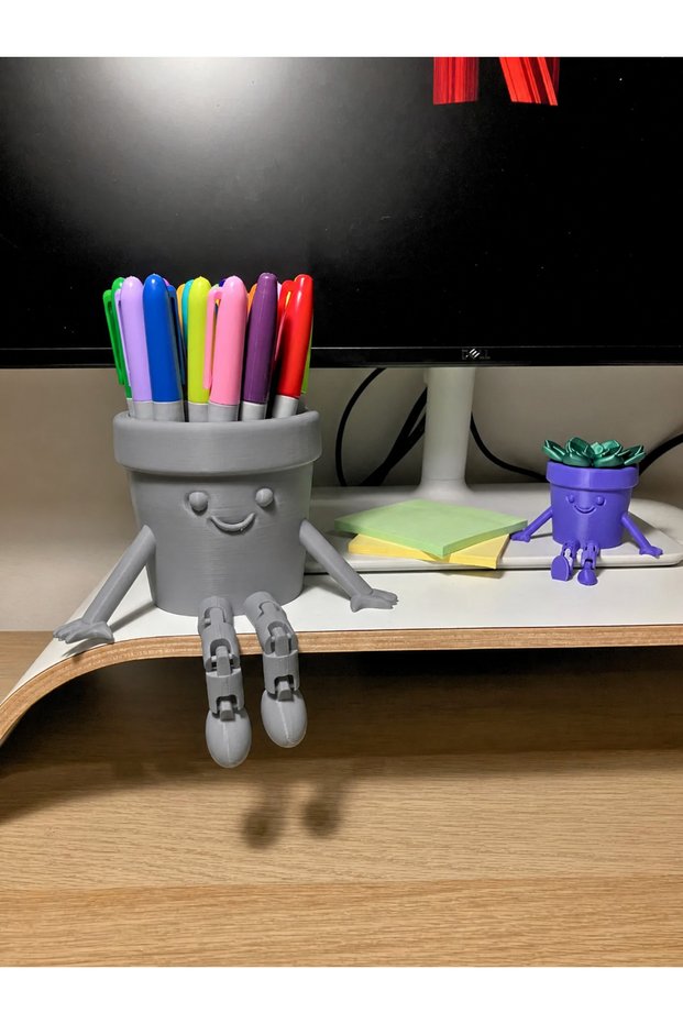 3D Printed Movable Smiley Pen Holder - Articulated Desktop Organizer - Gray