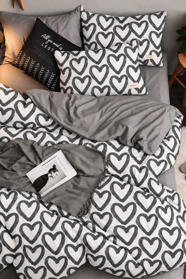 Duvet Cover Set with Fitted Sheet Double Love Heart Gray.