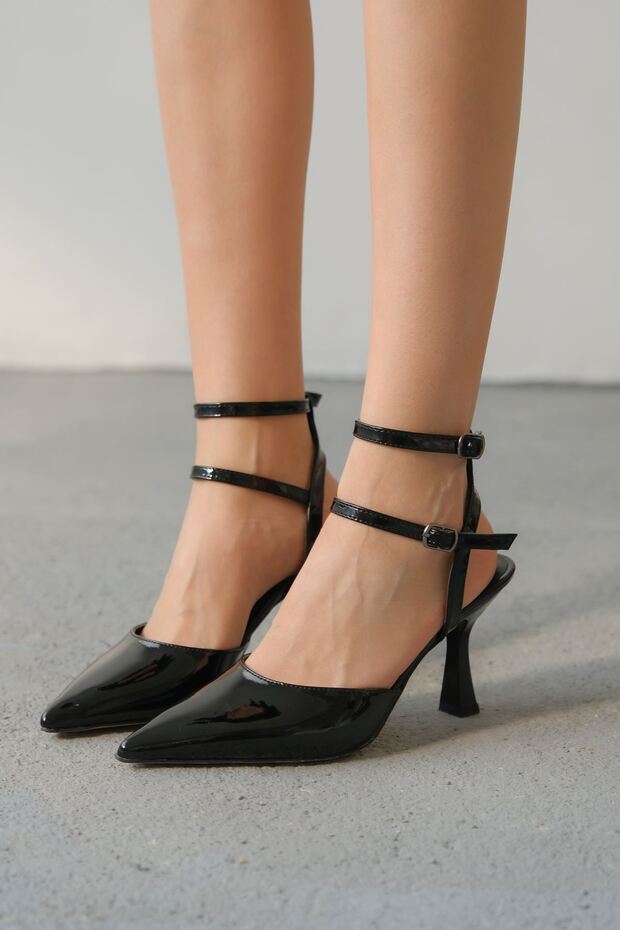 Women's Reyes Pointed Heeled Shoes - Black-Patent Leather