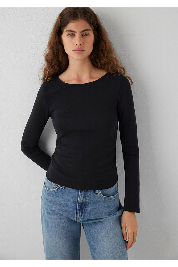 Wide Neckline Black Long Sleeve T-Shirt Fitted / Bodycon Cut 1614123-900