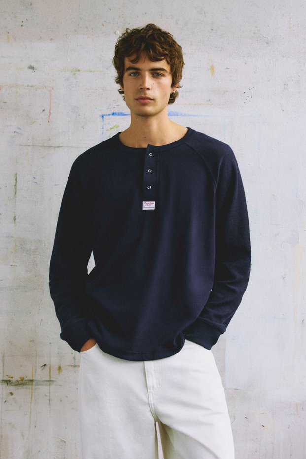Henley yakalı Tişört