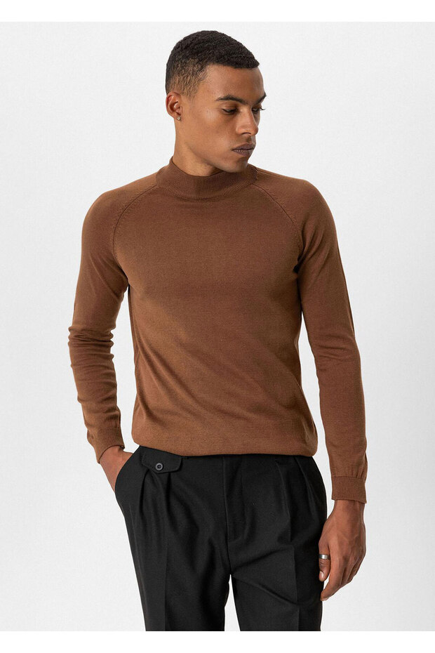 Light Brown Color Men's Half-Thigh Knitwear
