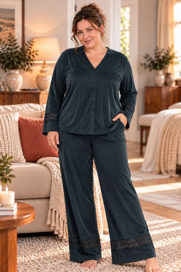 Women's Plus Size Lace Detailed Stylish and Comfortable Velvet Pajama Set
