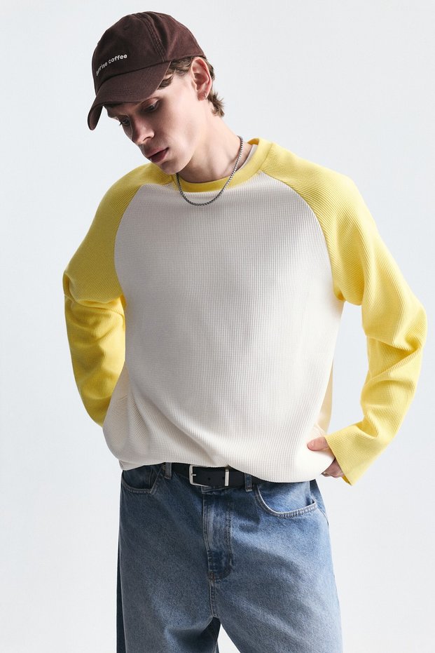 Color Blocked Textured Sweatshirt