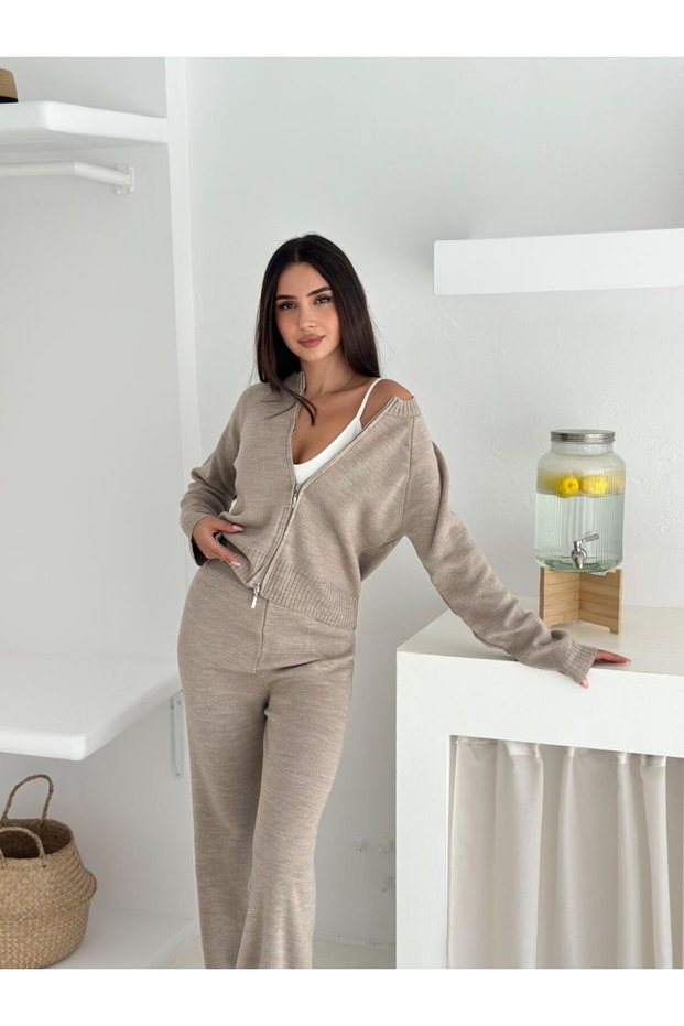 Crew Neck Zippered Knitwear Cardigan and Relaxed Fit Wide Leg Pants Bottom Top Set Aw26Au0013