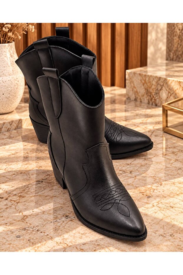 Women's Black Embroidered Pointed Toe Thick Heeled Western Cowboy Boots