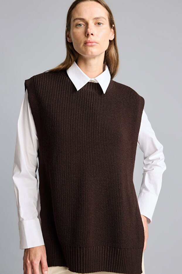 Regular Fit Crew Neck Knitwear Vest with Side Slits H5863Ax26Wn