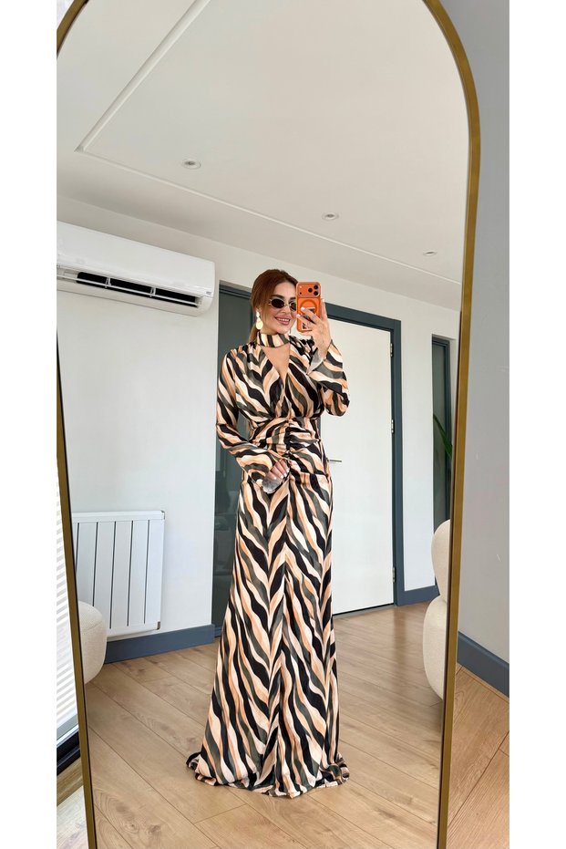 Wavy Zebra Pattern Long Sleeve Dress