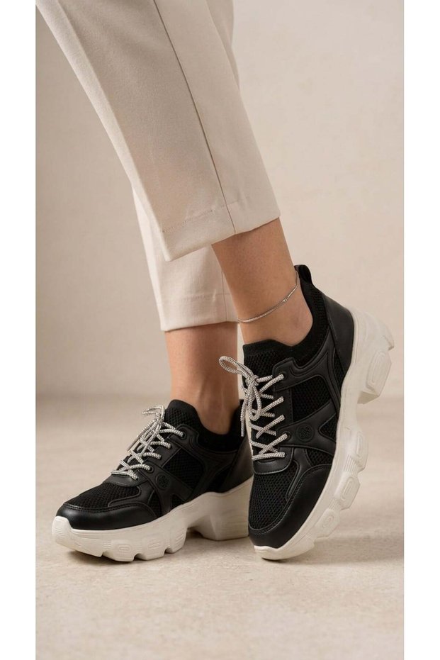 25Y321 Women's Casual Sneaker