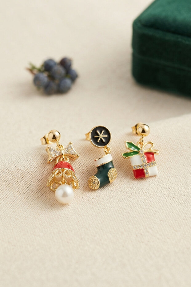 Christmas Figured Socks and Gift Box Gold Earring Set