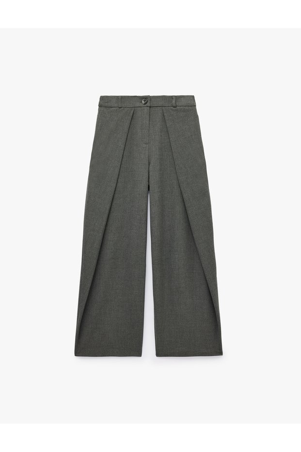 Pleated Pocketed Loose Fit Barrel Fabric Trousers